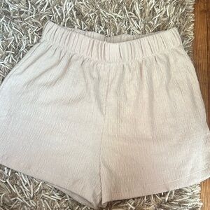 these are Women’s shorts from h and m
